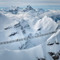 Bru høyt oppe i fjell, fotokunst veggbilde / plakat av Kristoffer Vangen