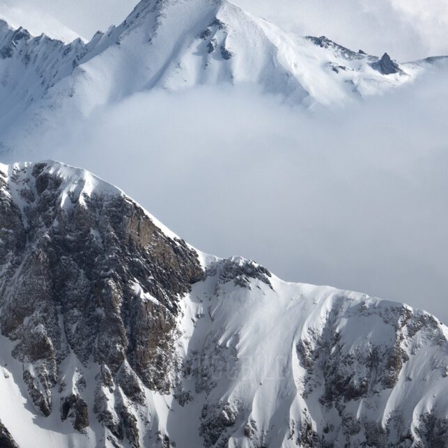 Fjell og skyer, fotokunst veggbilde / plakat av Kristoffer Vangen