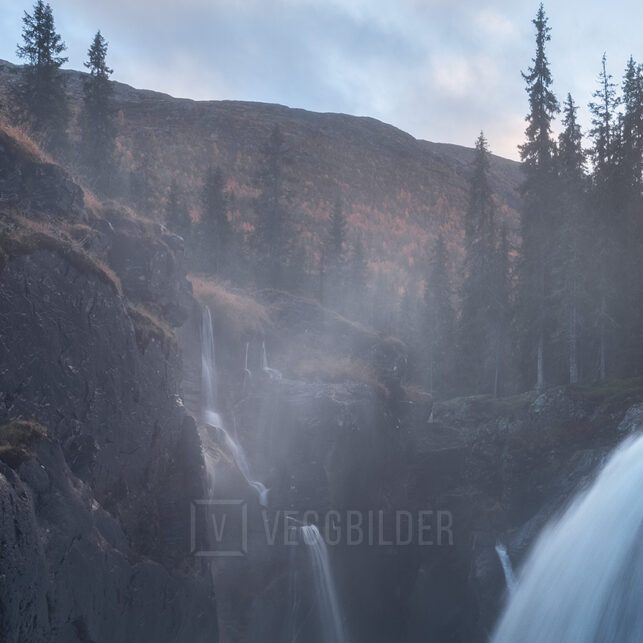 Rjukandefossen i Hemsedal ved solnedgang en flott høstdag., fotokunst veggbilde / plakat av Klaus Axelsen